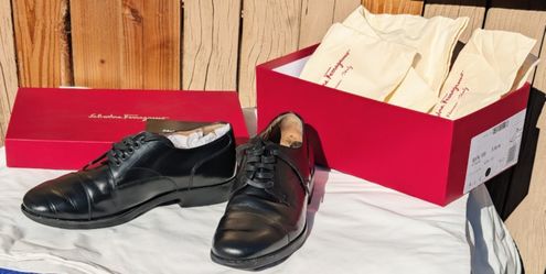 Salvatore Ferragamo ~ Black Leather  Oxford Lace-Up Dress Shoes ~ Size 8.5
