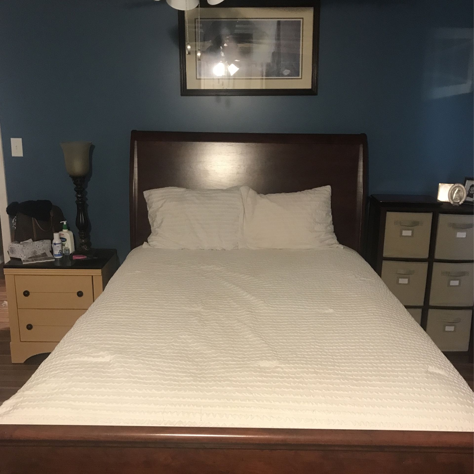 Full Size Sleigh Bed That Came From Hanes Furniture 