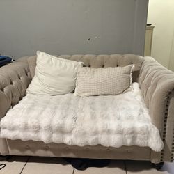 Loveseat 