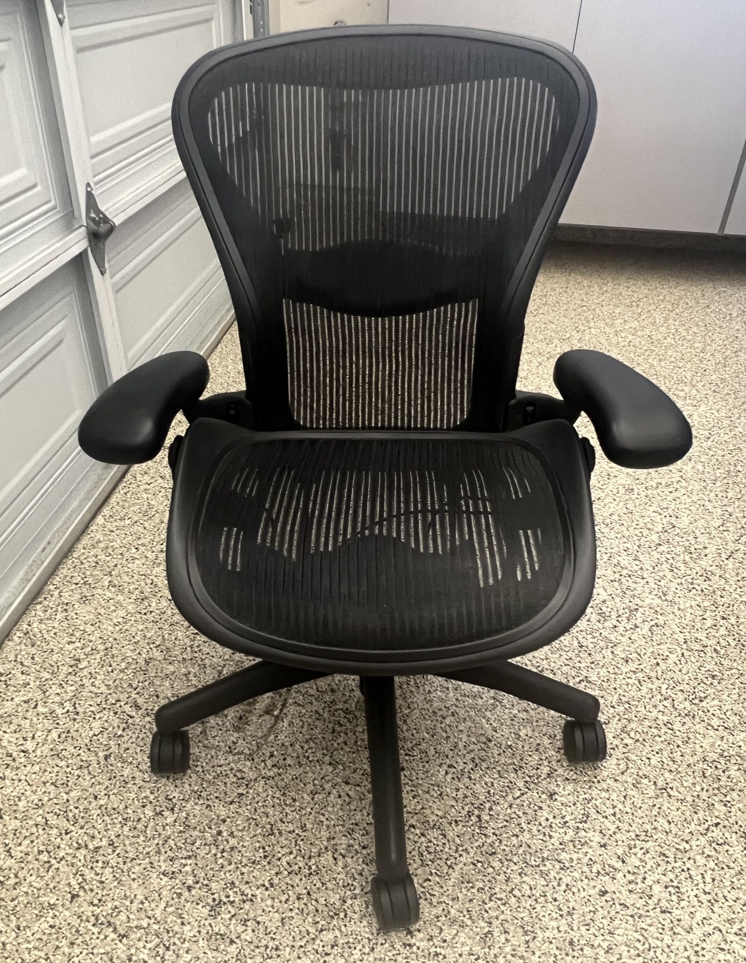Herman Miller Aeron Chair Size b