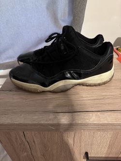 Jordan 11 Low Space Jam Size 10.5