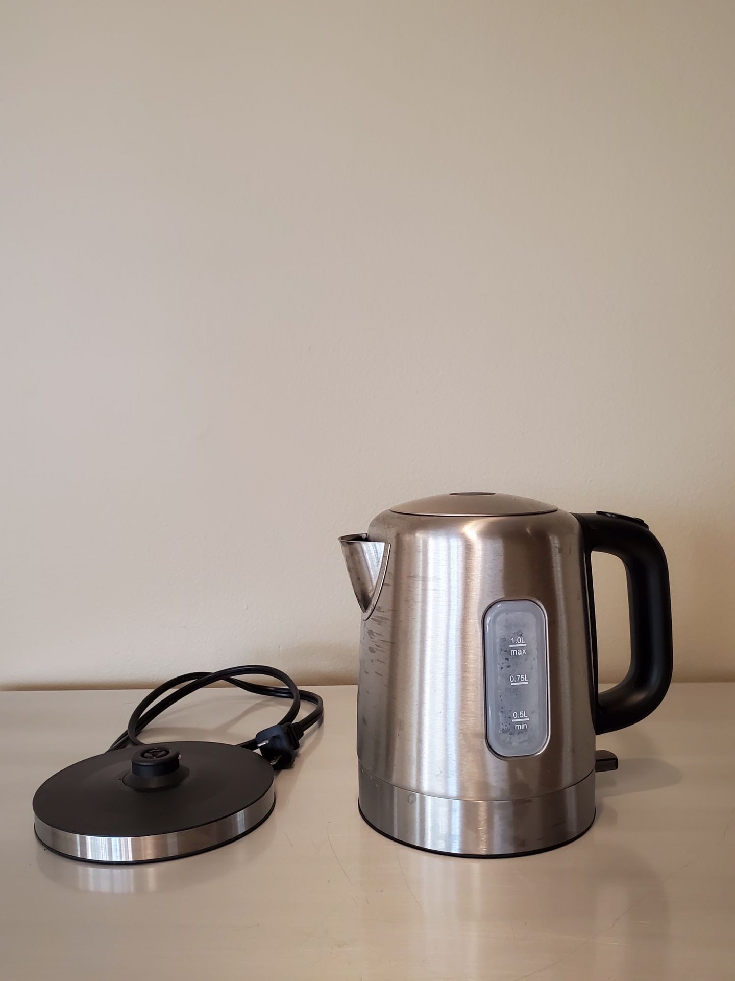 1-Liter CORDLESS ELECTRIC KETTLE - firm price.