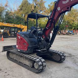 MINI EXCAVATOR 9,000 - 12,000 LB DIESEL ROPS
