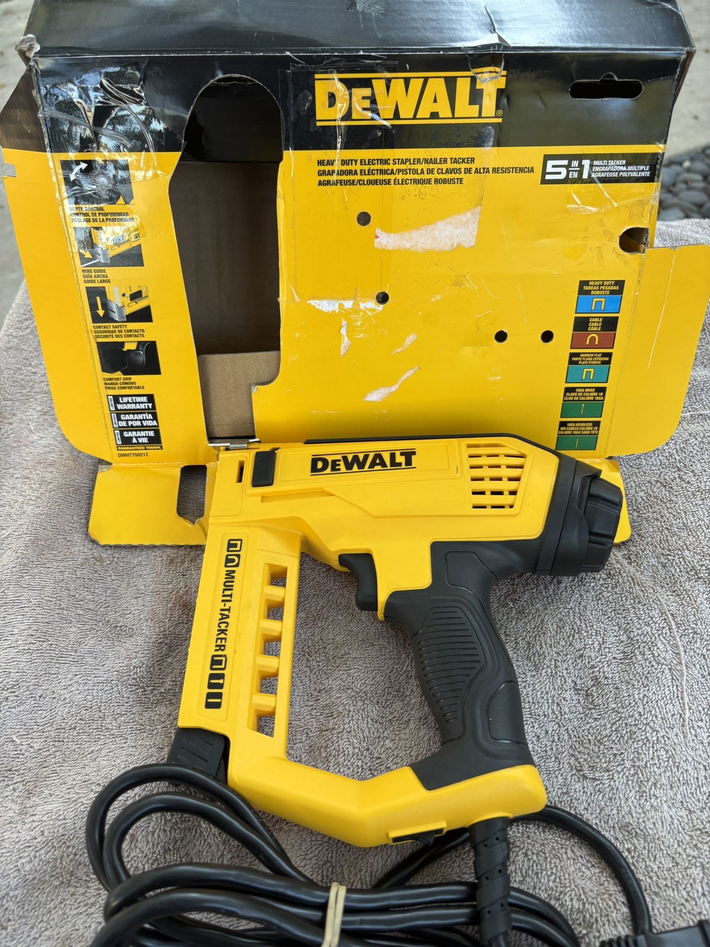 DEWALT  HEAVY DUTY ELECTRIC 5-IN-1 MULTI-TACKER— DWHT75021-New/Open Box-Handles a Variety Of Staples & 18 G Brads, 8’ Cord