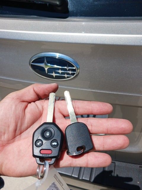 Car Keys / Llaves De Carro