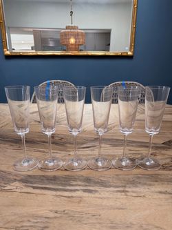Set of 6 Clear Glass Champagne Flutes