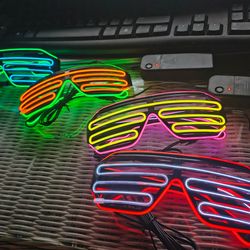 SUNGLASSES ( LIGHT UP(
