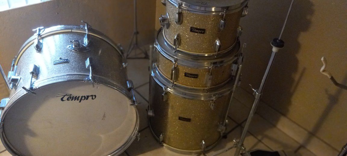 Tempro 1960's 4 pc silver Sparkel Drum Set