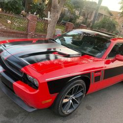 2010 Dodge Challenger RT HEMI  > FIXER <