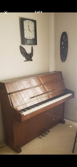 Young Chang upright piano