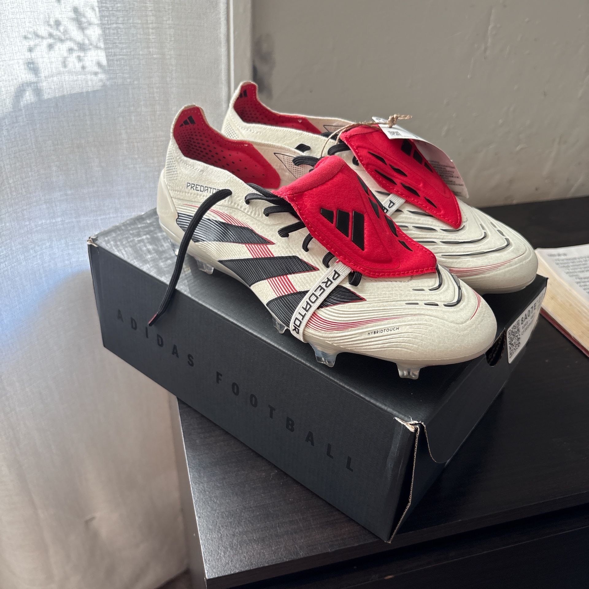 Adidas Predators Elite Size 7