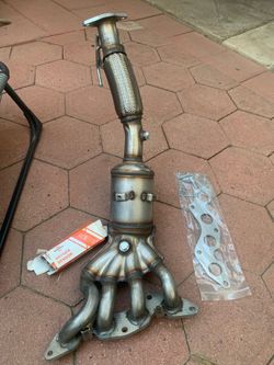 Catalytic converter w/ Oxygen sensor Ford Focus