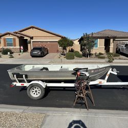 12’ Aluminum Boat w/ Trailer