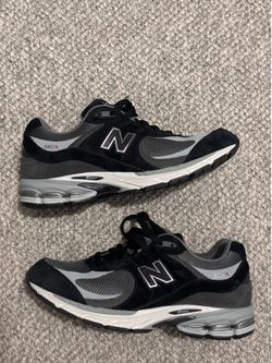New balance mens size 10.5 black/grey/white
