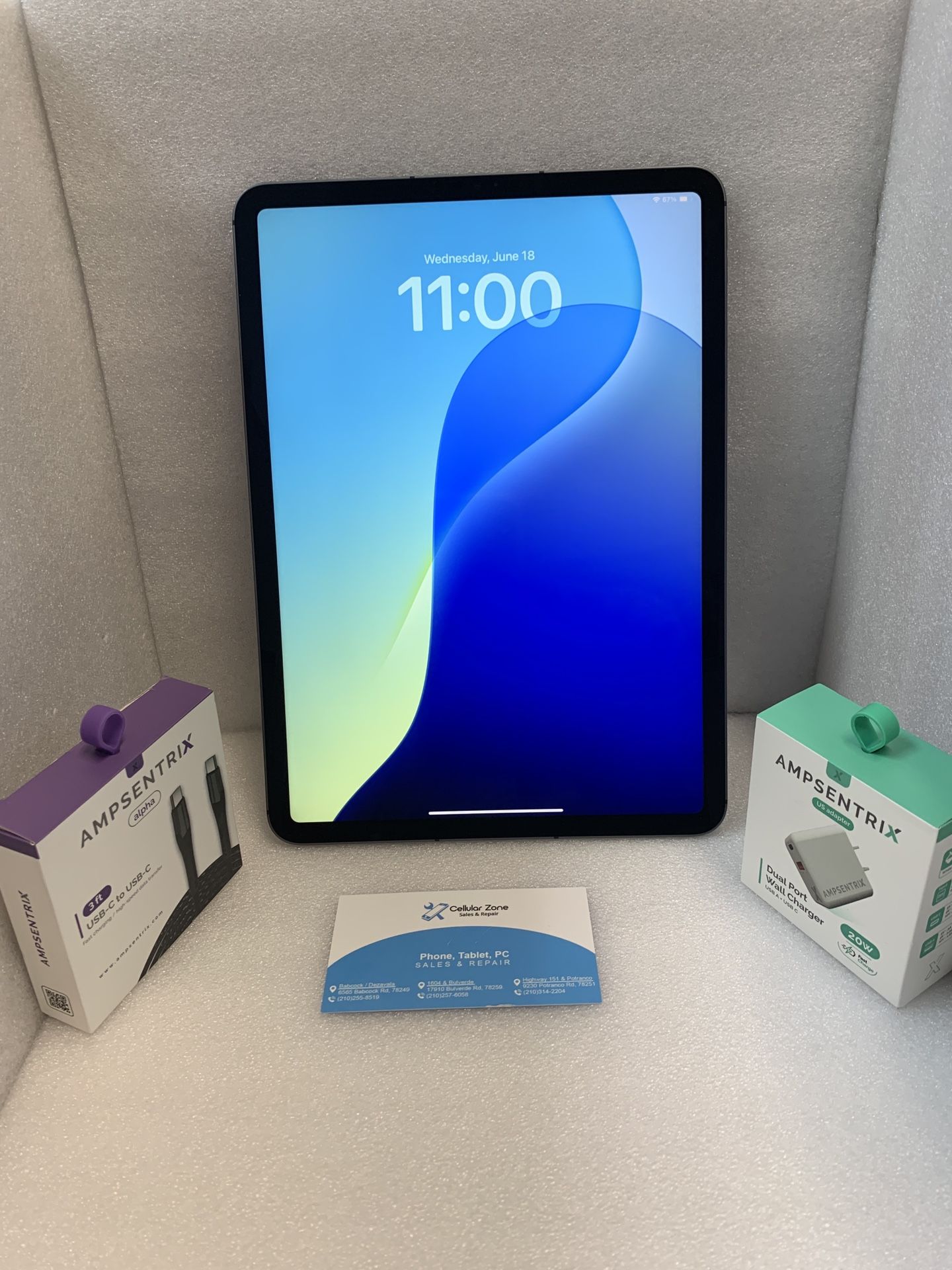 iPad Pro 11β 3 Gen- 128GB - Unlocked- Black- Babcock