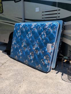 Queen mattress and box spring