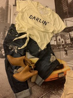 Sundry Darlin tee shirt
