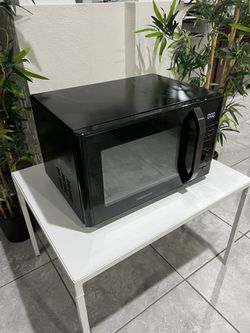 Farberware Black FMO10AHDBKC 1.0 Cu. Ft 1000-Watt Microwave Oven