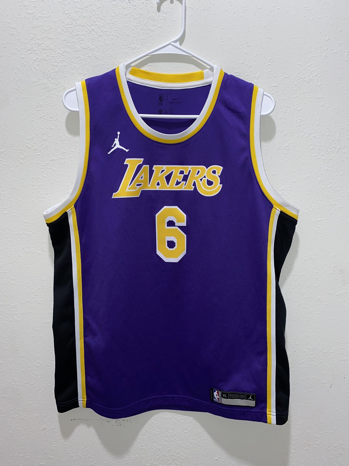 Size XL LeBron James Lakers Jordan Jersey