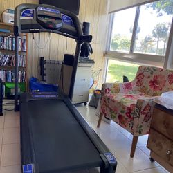 Horizon  Treadmill 