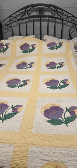 Beautiful queen size quilt