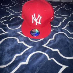 red yankees hat