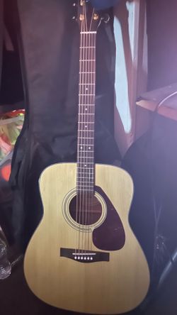 guitar yamaha  f335