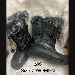 SNOW BOOTS WOMEN SIZE 7. PERFECT CONDITION 30$ pick up Downtown little Tokyo area, cash or Zell