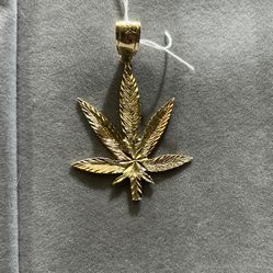 Leaf 10k Pendant 