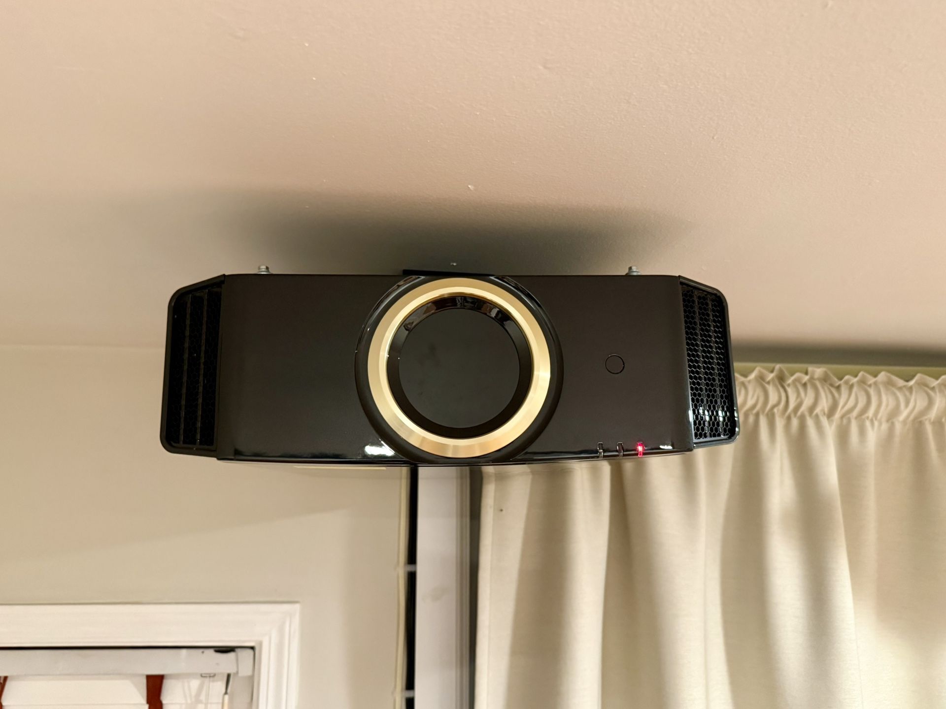 JVC RS500U (X750R) 4K DILA PROJECTOR