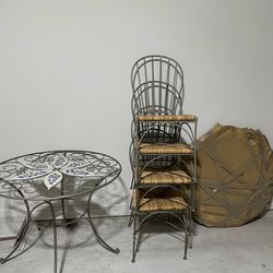 Pier 1  Round Table And Chairs 