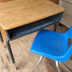 Student Desk With Chair 
