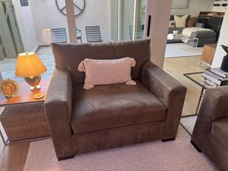 Great Condition, Like New Axis 58" Chair and a half