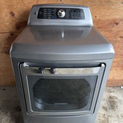 Beautiful  dryer in excellent condition.