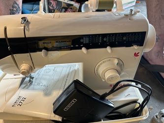 Singer sewing machine 2732