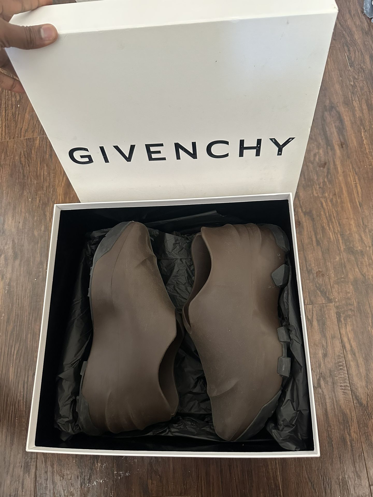 Givinchy Monumental Mallow 