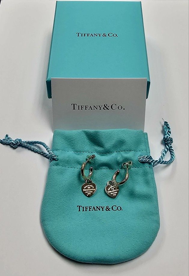 Return to Tiffany 
Hoop Earrings  with Diamonds