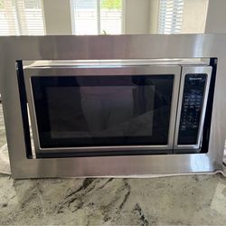 KitchenAid Counter top Microwave w/trim set