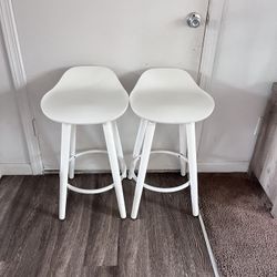 2 white stool Like New