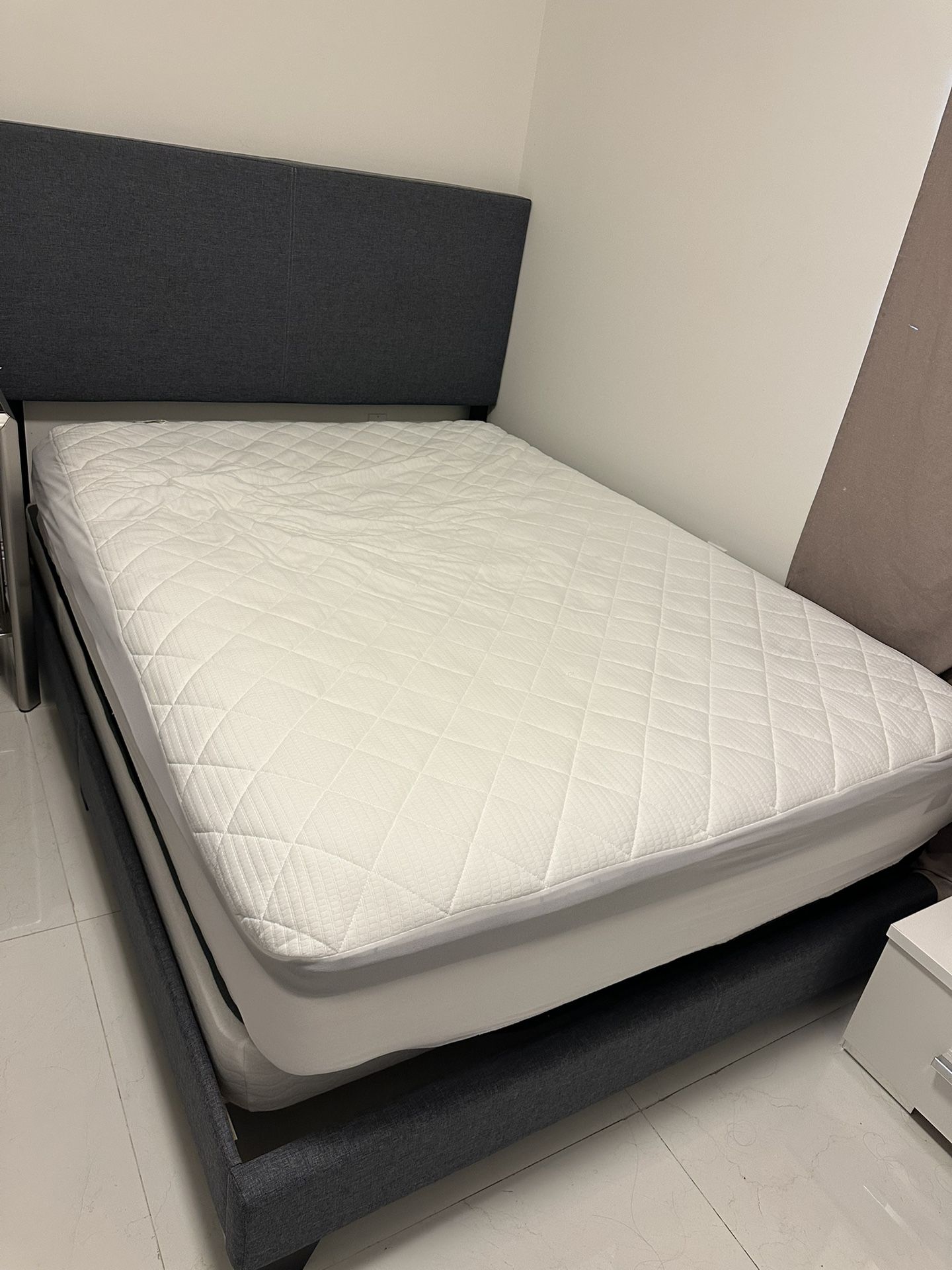 Full Size Bed With mattress Included