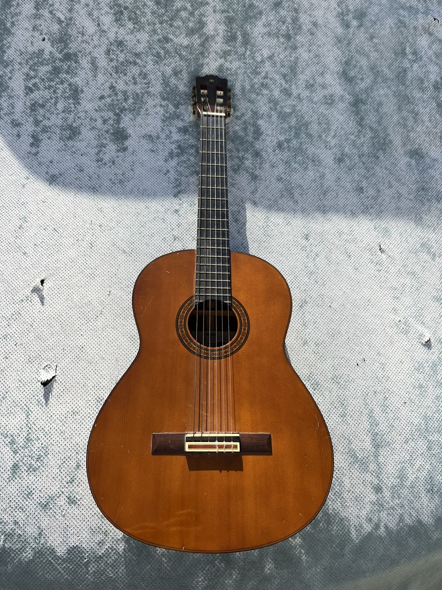 Yamaha G-235 Classic Guitar
