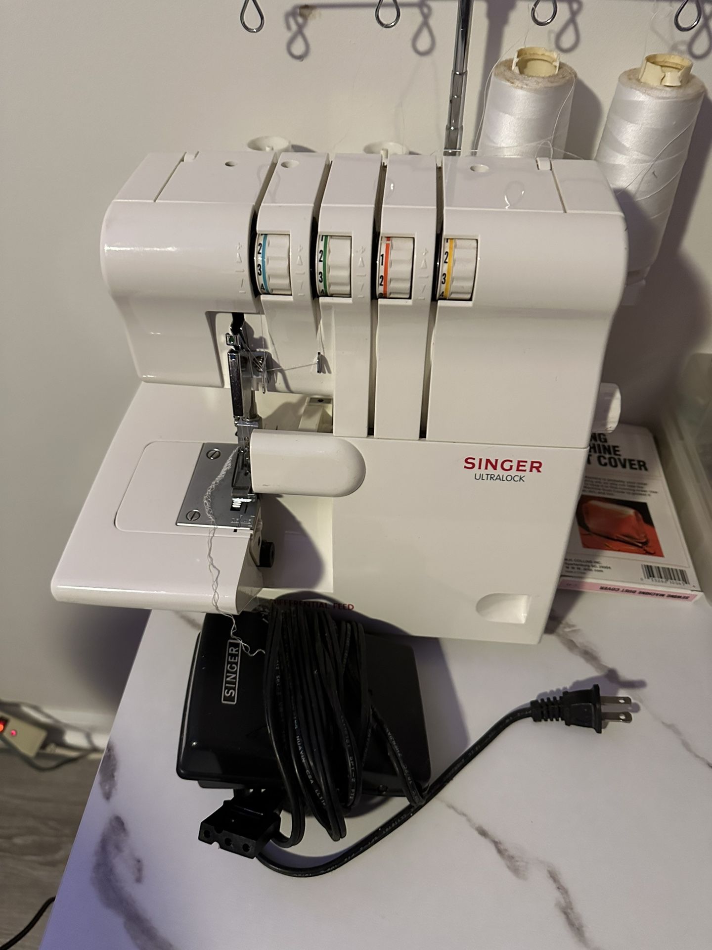 Singer Ultra lock Sewing Machine 