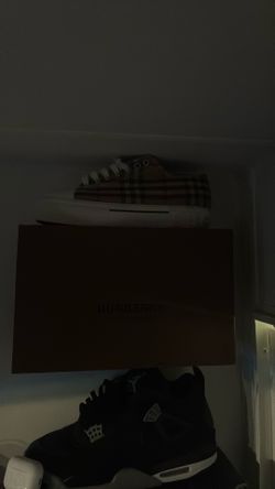 4 shoes send your price I can work with you