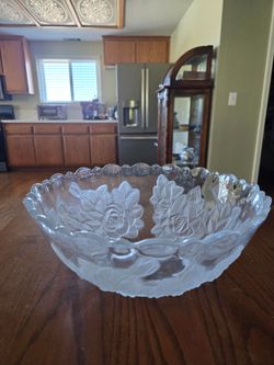 Crystal salad bowl / centerpiece