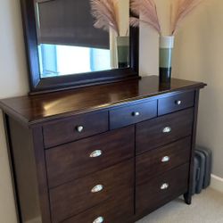 Dresser with mirror