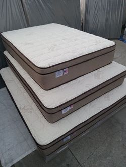 Queen Size Mattress Pillow Top 12" new mattress in a plastic sealed