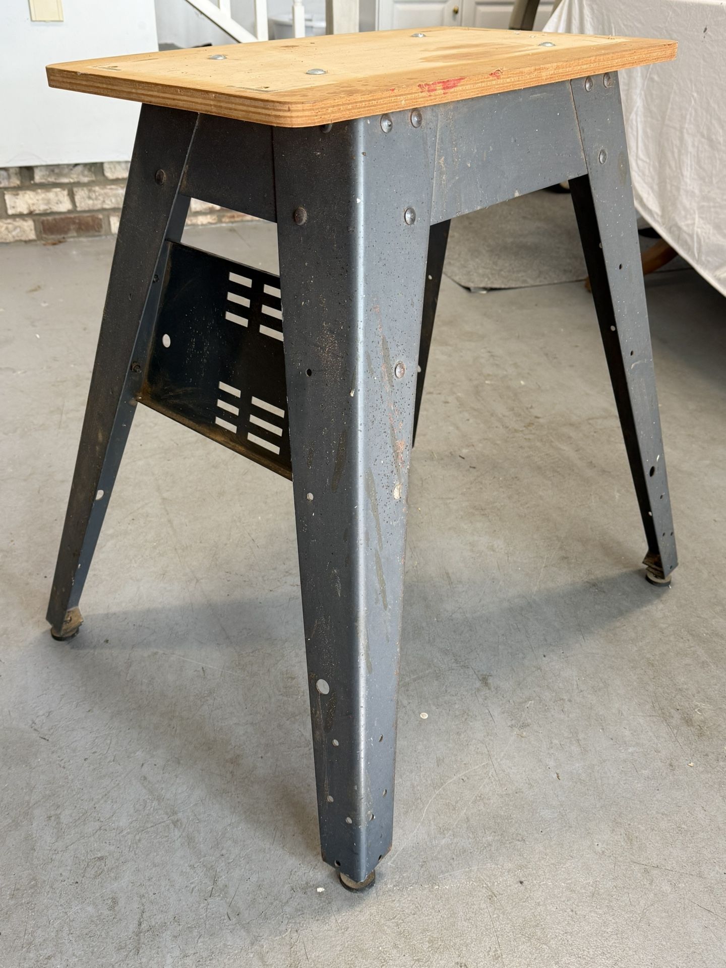 Heavy Duty Metal Stand