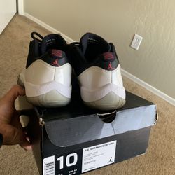 Tuxedo 11s  Size 10