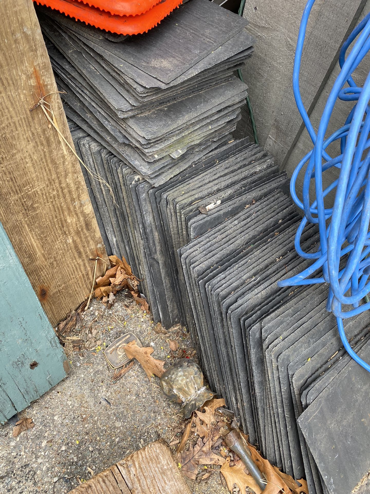 10" X 16" Slate Tiles ABOUT 175-200 TOTAL Good Cond