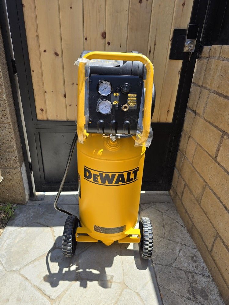 Dewalt 15g Portable Electric Air Compressor